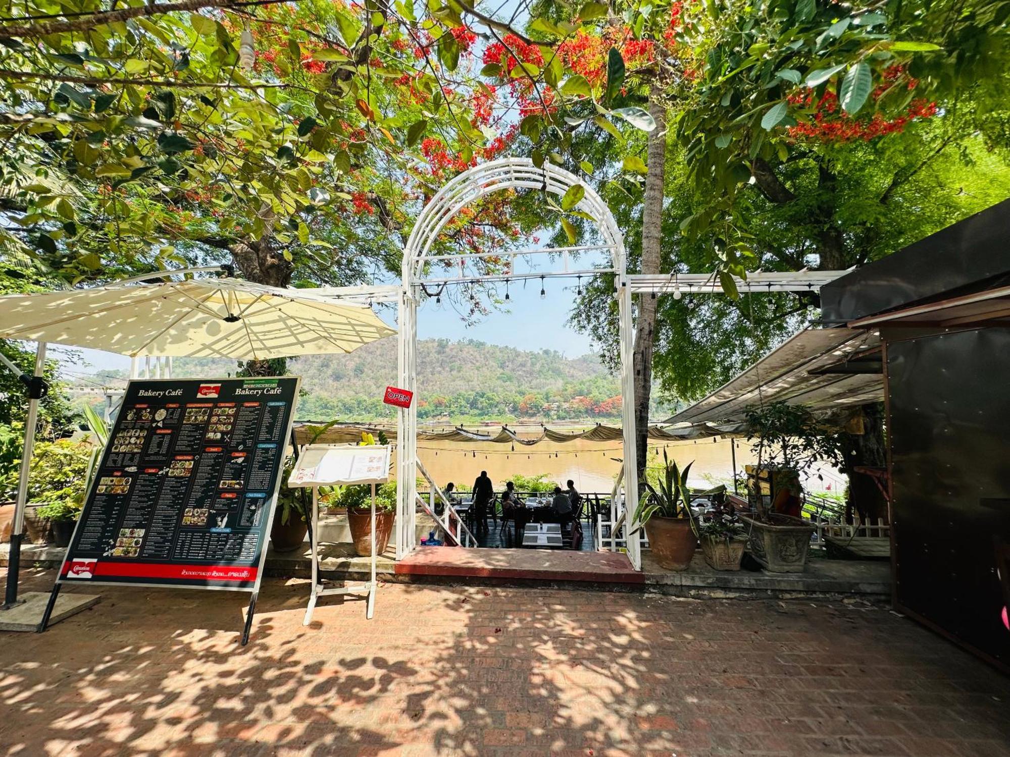 Villa Phonethip Mekong Riverside ルアンパバーン エクステリア 写真
